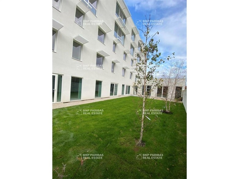 19 Rue De La Gare, Cachan to rent - Building Photo - Image 3 of 20
