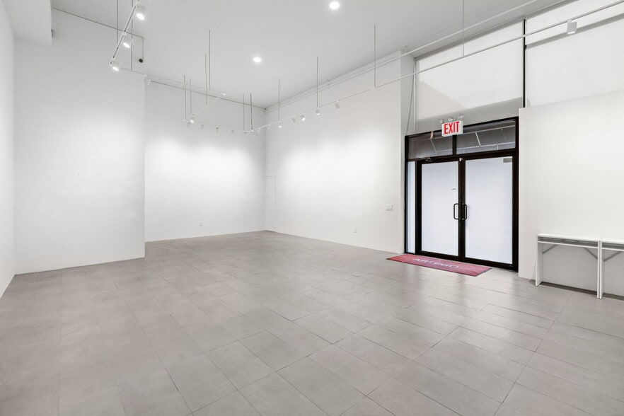 3288 48th St, Astoria, NY to rent - Interior Photo - Image 3 of 15