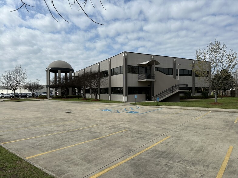 4750 Sherwood Common Blvd, Baton Rouge, LA for rent - Building Photo - Image 2 of 50