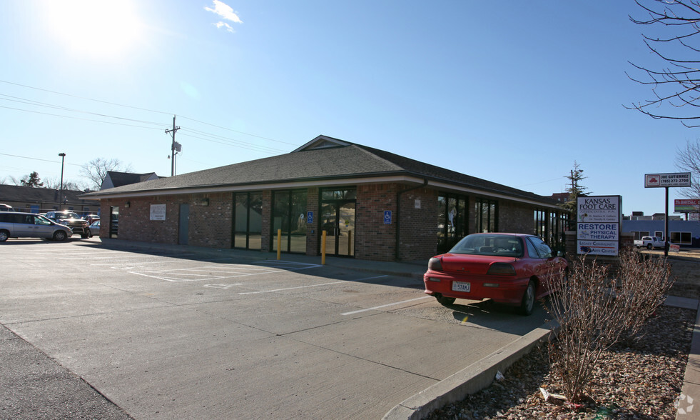 1315-1317 SW 6th Ave, Topeka, KS for sale - Building Photo - Image 2 of 9