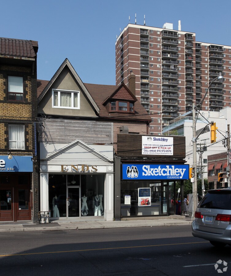 235 Davenport Rd, Toronto M5R 1J9 UK