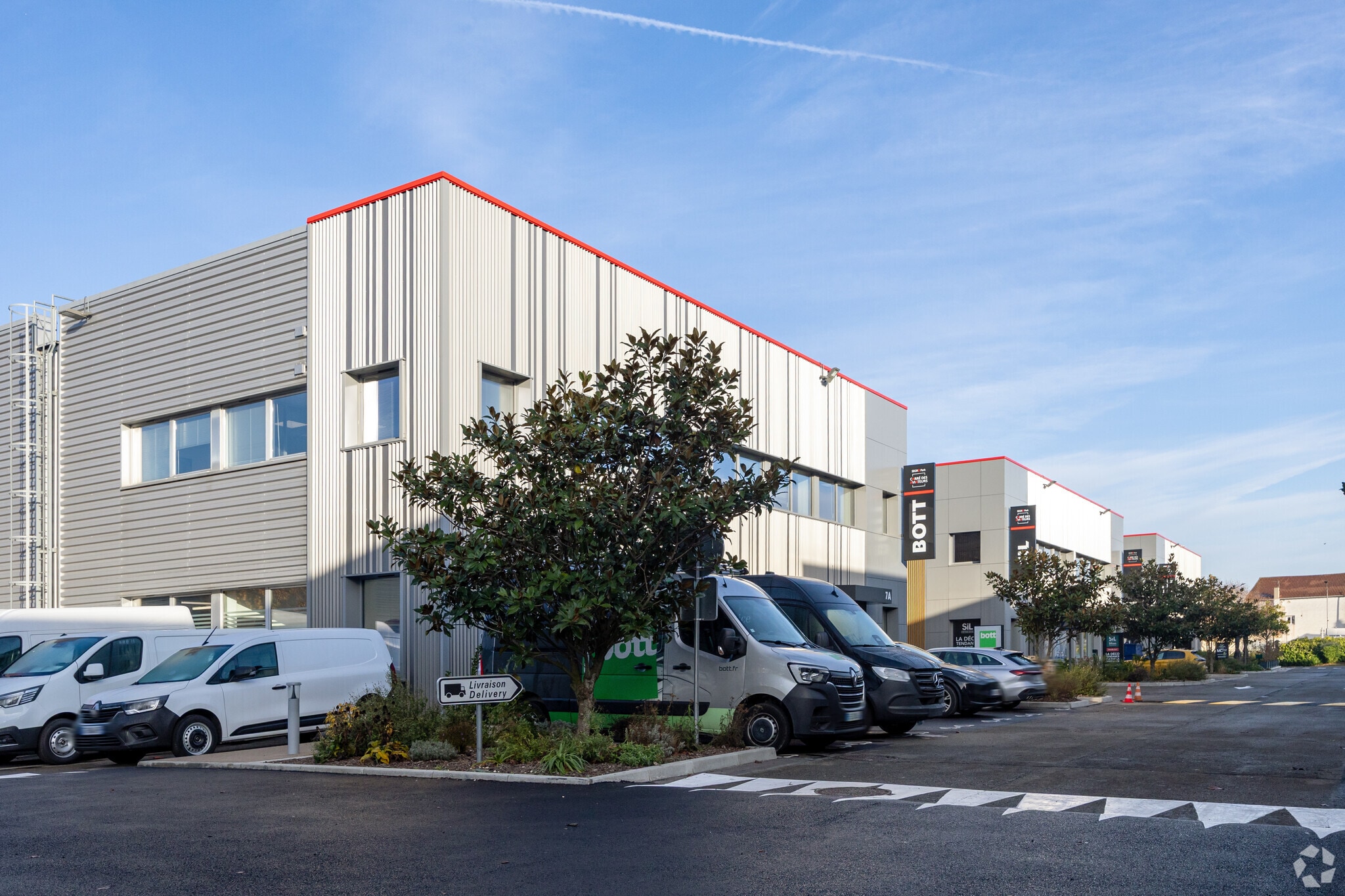 157 Avenue Charles Floquet, Le Blanc-Mesnil to rent Primary Photo- Image 1 of 3