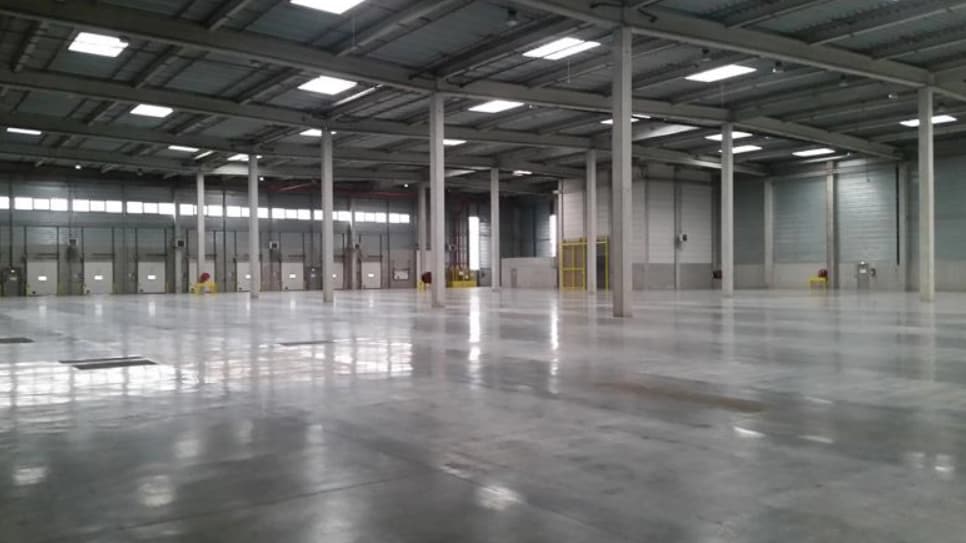 Industrial in Moissy-Cramayel to rent Interior Photo- Image 1 of 8
