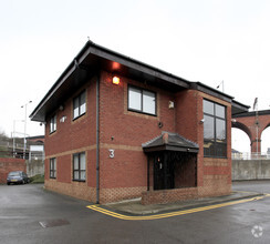 Heaton Ln, Stockport for rent Primary Photo- Image 1 of 3