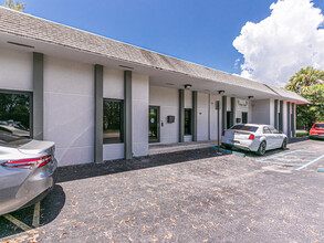 1558 NE 162nd St, North Miami Beach, FL for sale Building Photo- Image 1 of 1