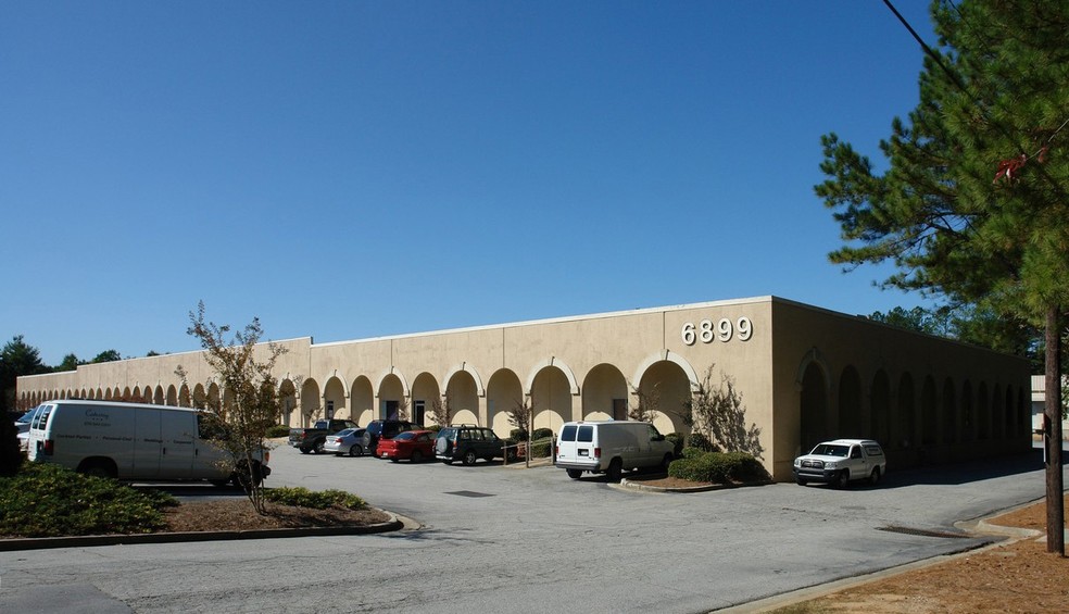 6899 Peachtree Industrial Blvd, Peachtree Corners, GA for rent - Building Photo - Image 2 of 13