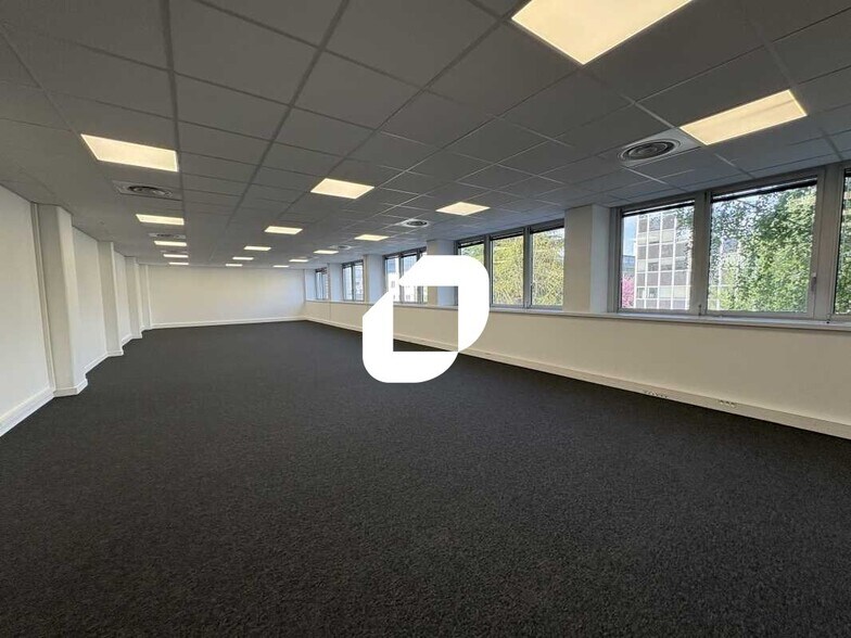 Office in Vélizy-Villacoublay to rent - Interior Photo - Image 3 of 20