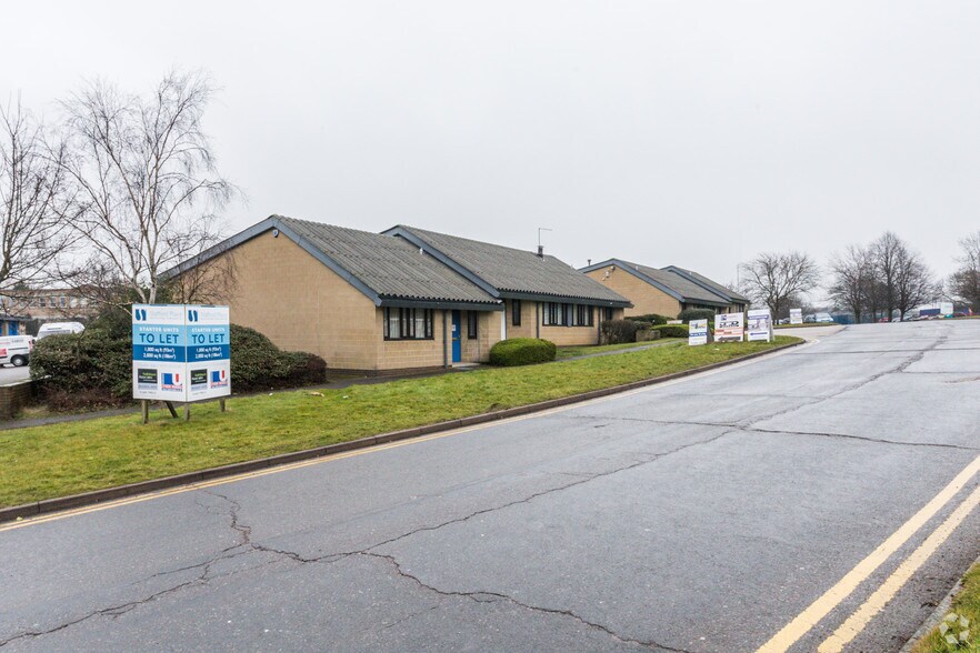 1-2 Stafford Pl, Northampton to rent - Building Photo - Image 2 of 4