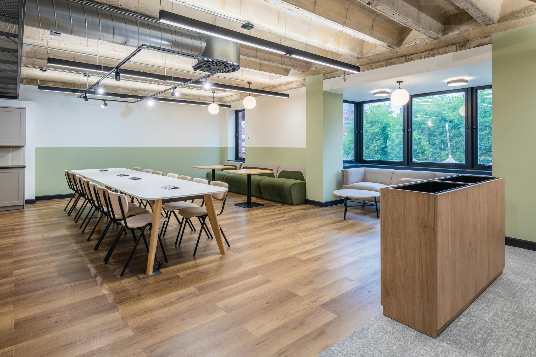 135-137 Redcliff St, Bristol to rent Interior Photo- Image 1 of 26