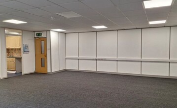 Harrier Way, Exeter to rent Interior Photo- Image 2 of 6