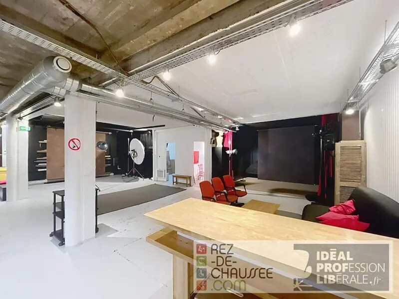 Retail in Puteaux for sale Interior Photo- Image 1 of 7