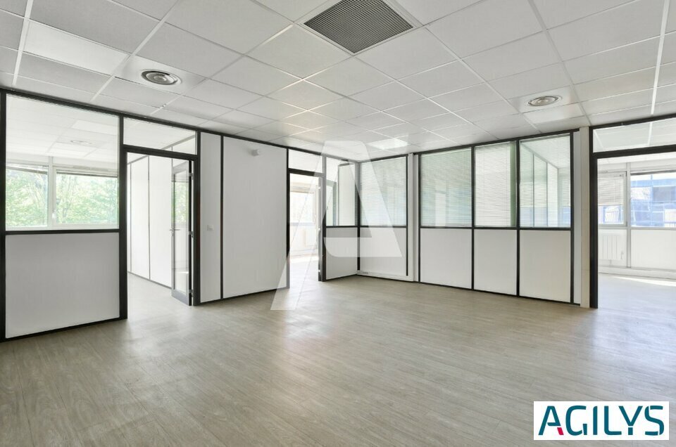 3-7 Avenue Des Frères Lumiers, Villiers-sur-Marne to rent Interior Photo- Image 1 of 9