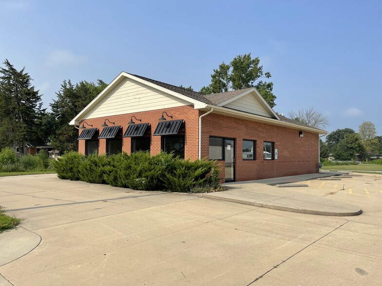 216-217 S Center St, Forrest, IL for rent - Building Photo - Image 1 of 2