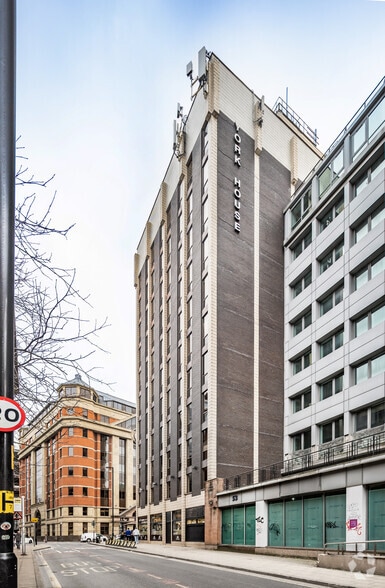 20 York St, Manchester to rent - Building Photo - Image 2 of 7