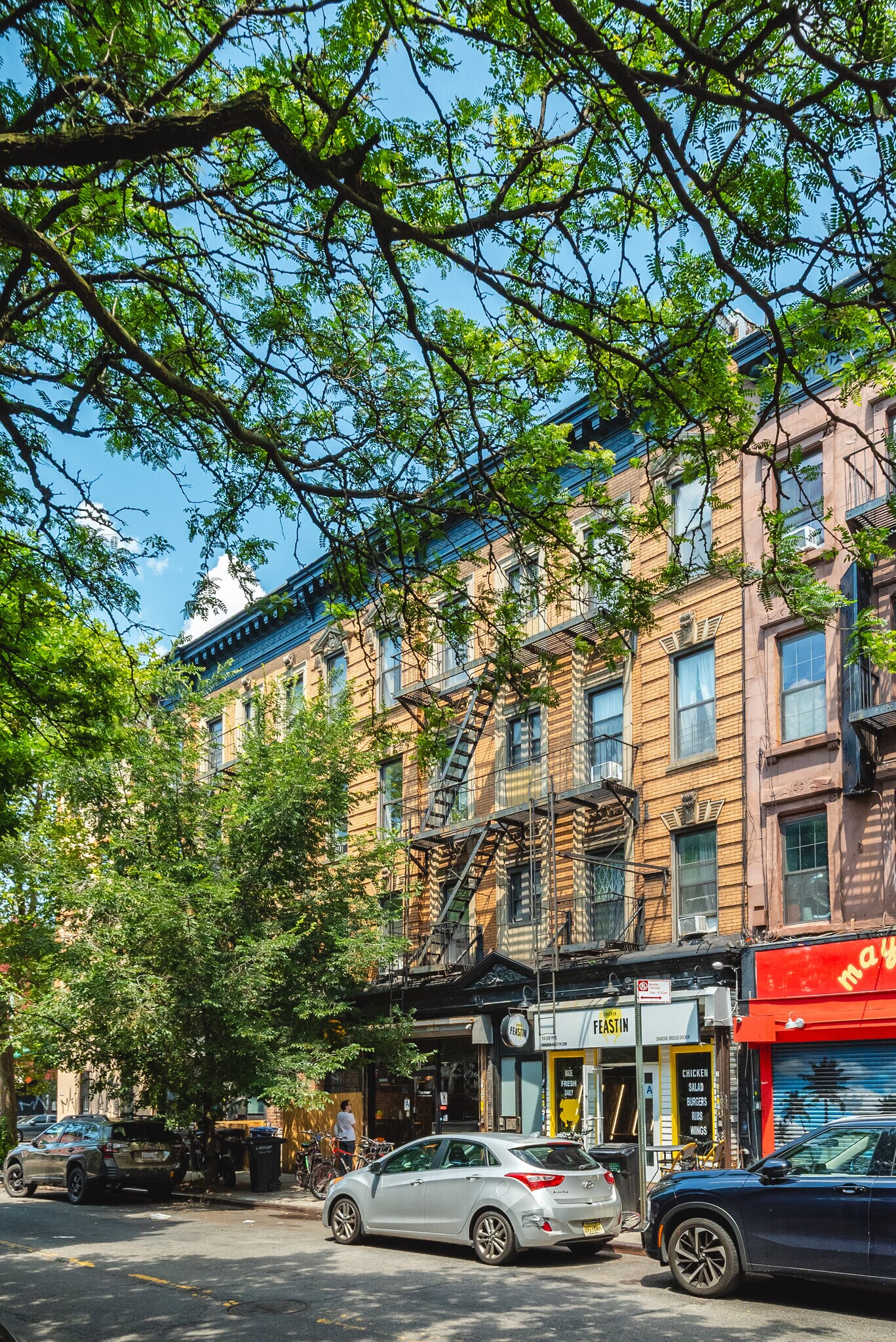 561 Gates Ave, Brooklyn, NY for sale Primary Photo- Image 1 of 1