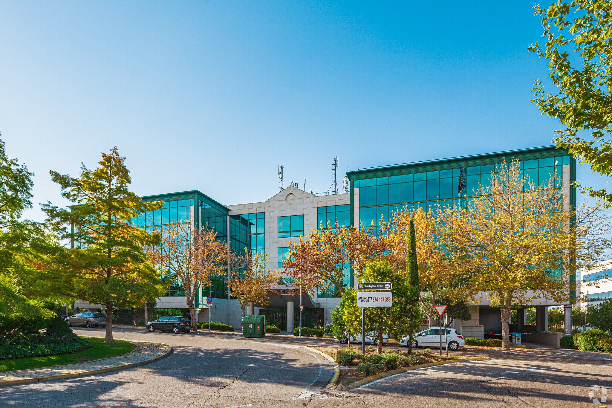 Office in San Sebastián de los Reyes, Madrid to rent Primary Photo- Image 1 of 6