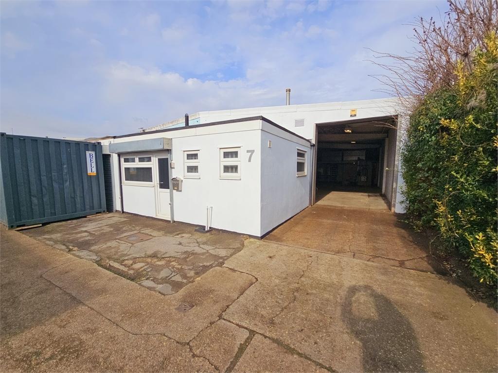 7 Star Ln, Southend-On-Sea to rent Building Photo- Image 1 of 12