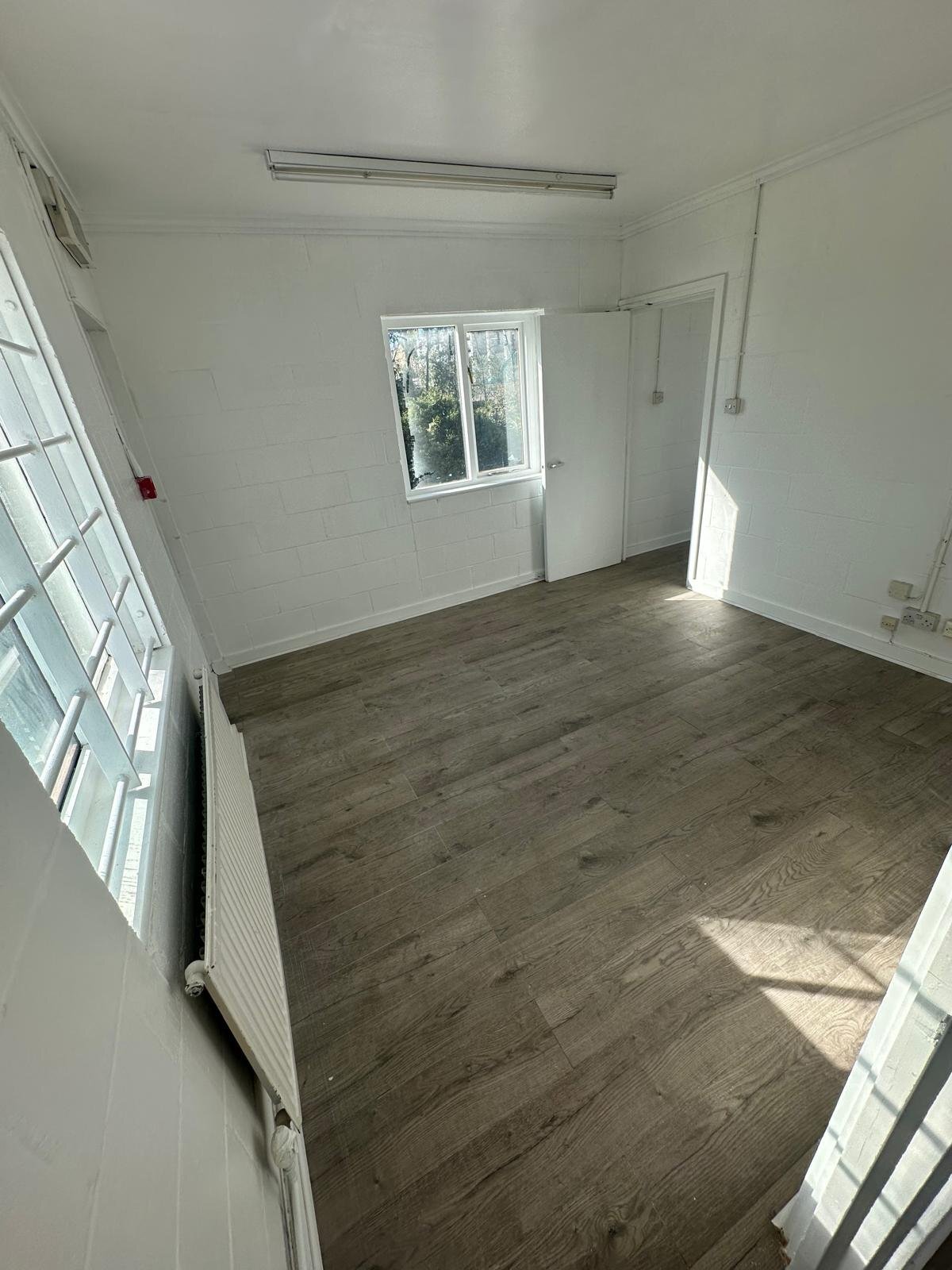 Curzon Dr, Grays to rent Interior Photo- Image 1 of 6