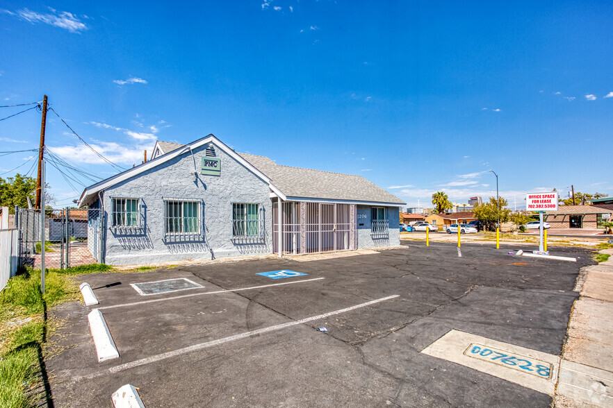 1206 S Maryland Pky, Las Vegas, NV for rent - Building Photo - Image 3 of 5