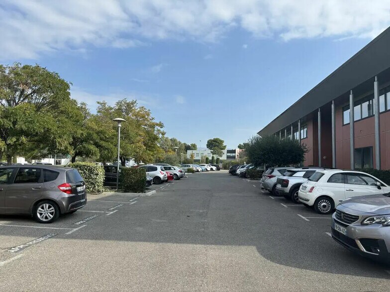 Office in Marseille for sale - Building Photo - Image 3 of 5