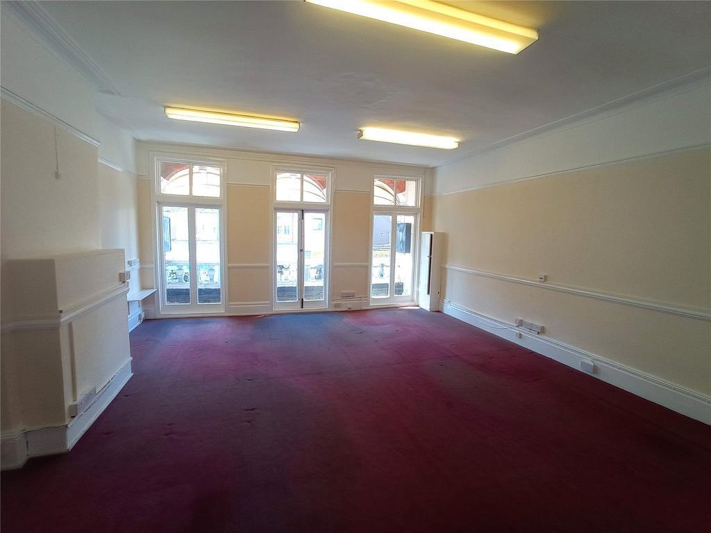160 High St, Southend On Sea to rent Interior Photo- Image 1 of 8