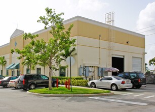 913-919 NW 31st Ave, Pompano Beach, FL for rent Building Photo- Image 1 of 33