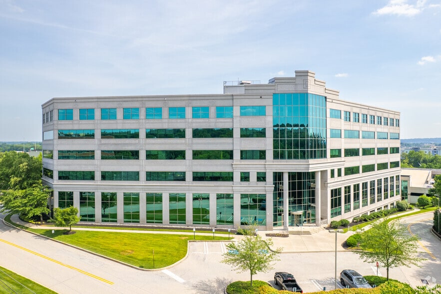 401 Plymouth Rd, Plymouth Meeting, PA to rent - Building Photo - Image 3 of 27