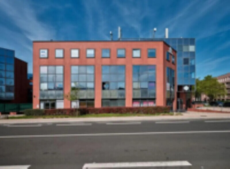 Office in Cergy to rent - Building Photo - Image 2 of 8