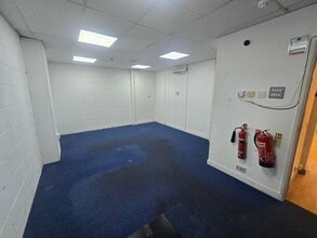 3-6 High St, Bognor Regis to rent Interior Photo- Image 1 of 4