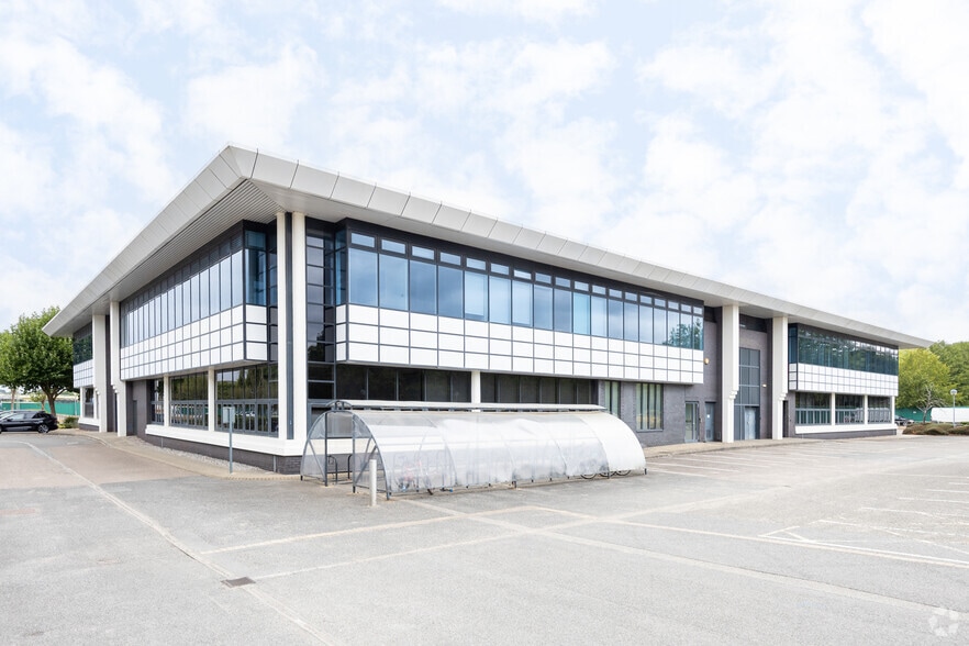 Watchmoor Rd, Camberley for sale - Primary Photo - Image 1 of 1