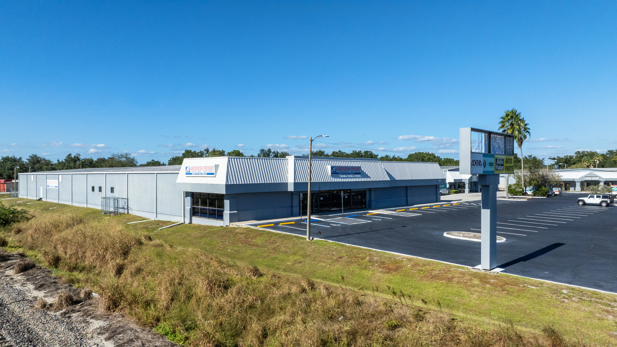 2210 Commerce Point Dr, Lakeland, FL to rent Building Photo- Image 1 of 10