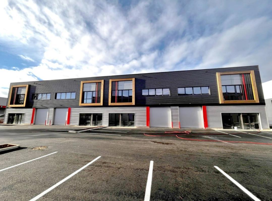 10-14 Rue De Bretagne, Saint-Quentin-Fallavier to rent Building Photo- Image 1 of 16