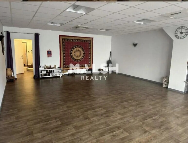 Office in Villefranche-sur-Saône to rent - Interior Photo - Image 3 of 5