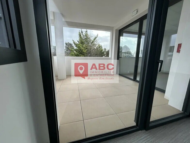 Office in Lattes to rent - Building Photo - Image 3 of 4