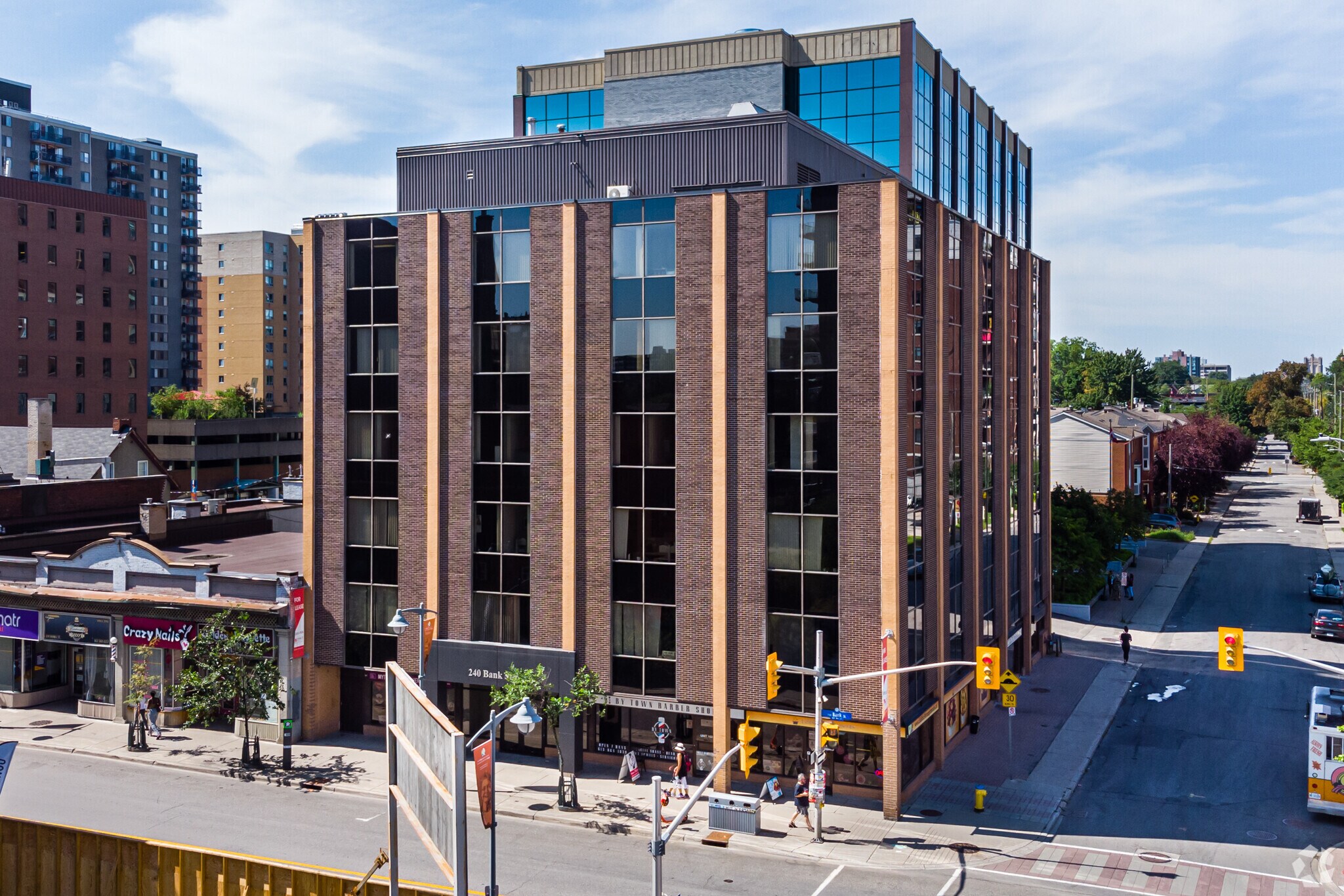 240 Bank St, Ottawa, ON to rent Primary Photo- Image 1 of 6