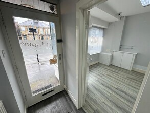 506 Beverley Rd, Hull to rent Interior Photo- Image 2 of 12