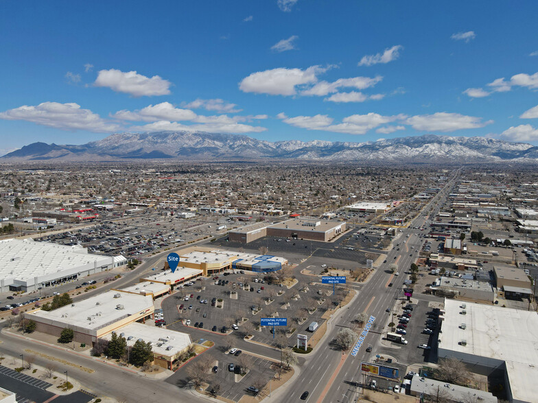 3301 Menaul Blvd NE, Albuquerque, NM for rent - Building Photo - Image 1 of 4