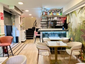 Retail in Madrid, Madrid to rent Interior Photo- Image 2 of 7