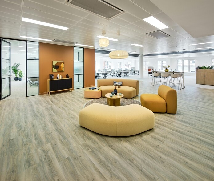 1 Kingsway, London to rent - Building Photo - Image 3 of 53