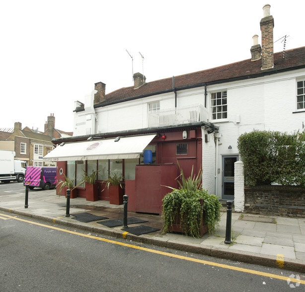 57A High St, London to rent - Primary Photo - Image 1 of 9