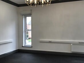 1 Westgate Ave, Bolton to rent Interior Photo- Image 2 of 7