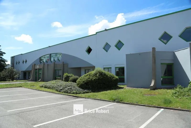 66 Avenue Des Freres Montgolfier, Genas to rent - Building Photo - Image 2 of 6
