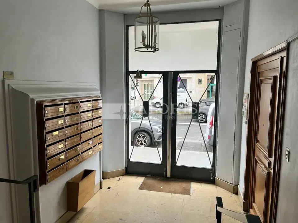 Office in Lyon to rent Interior Photo- Image 1 of 7