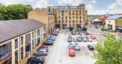 Victoria St, Glossop for rent Building Photo- Image 1 of 2