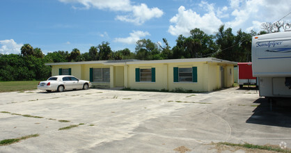 2401 W Midway Rd, Fort Pierce, FL for sale Primary Photo- Image 1 of 1