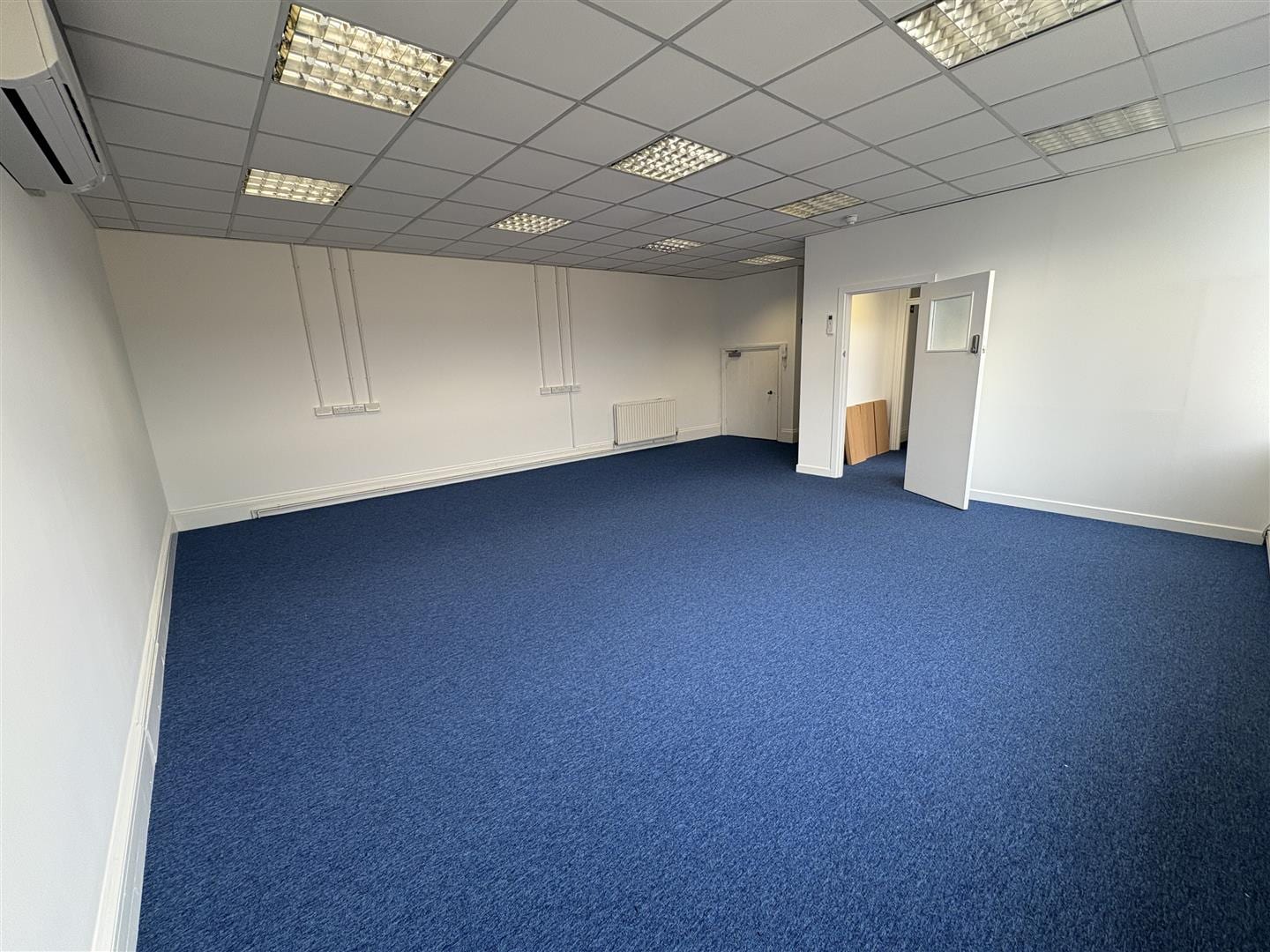 12-14 Weir Rd, London to rent Interior Photo- Image 1 of 3