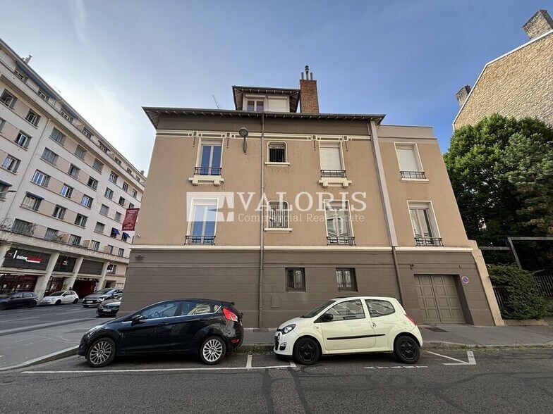 Light Industrial in Lyon to rent - Building Photo - Image 2 of 16