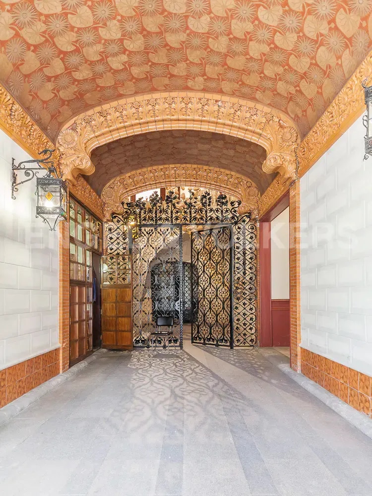 Office in Barcelona, Barcelona to rent Building Photo- Image 1 of 2