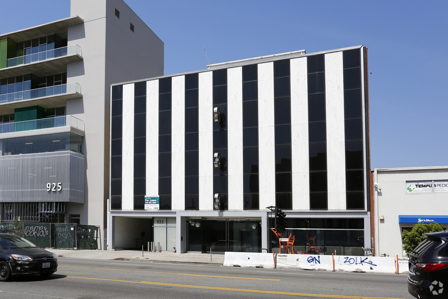 933 N La Brea Ave, Los Angeles, CA for sale - Building Photo - Image 3 of 6