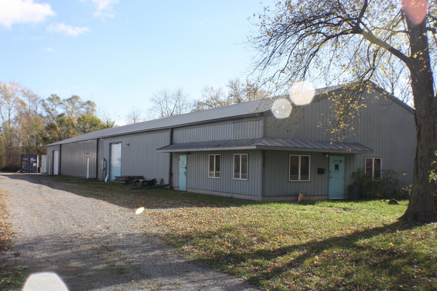 665 N Hobart Rd, Hobart, IN for rent - Primary Photo - Image 1 of 10